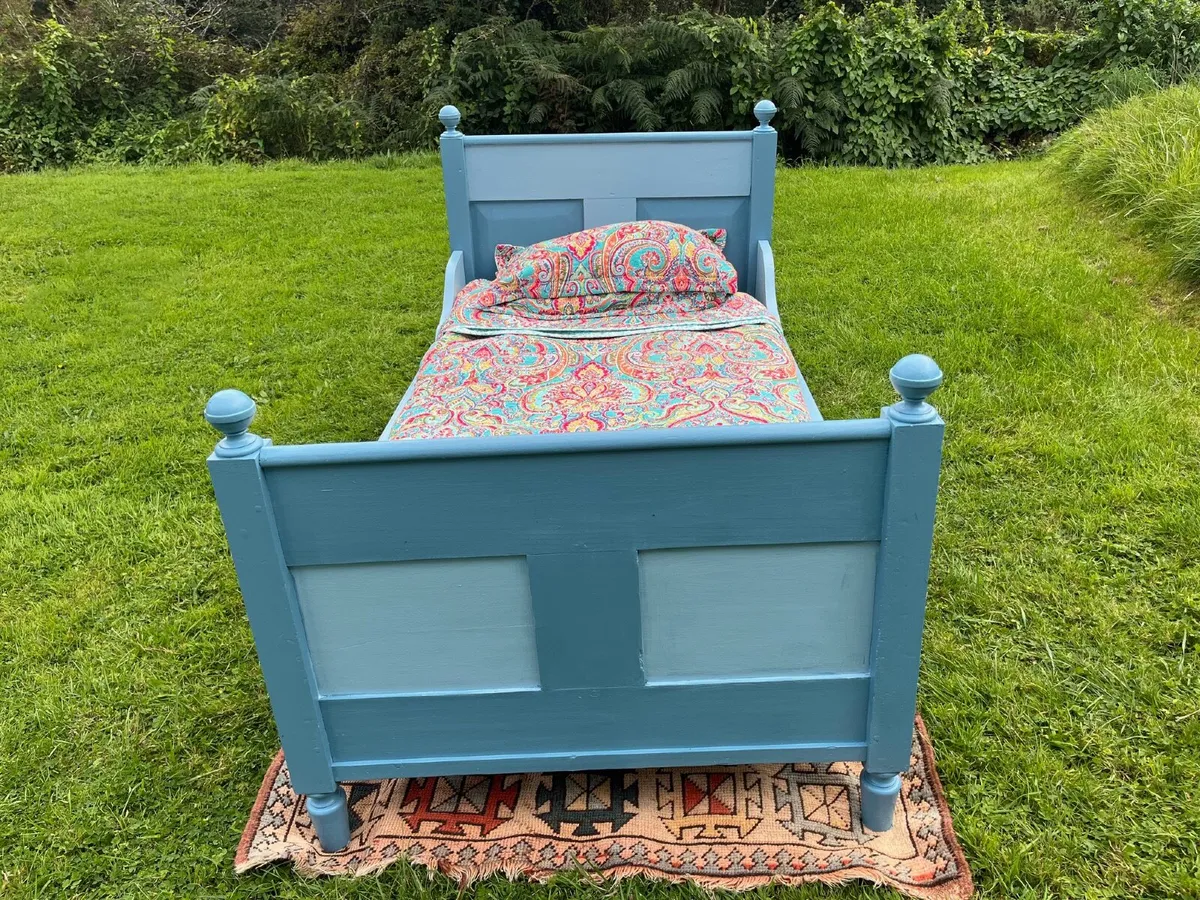 childs Antique pine sled bed - Image 2
