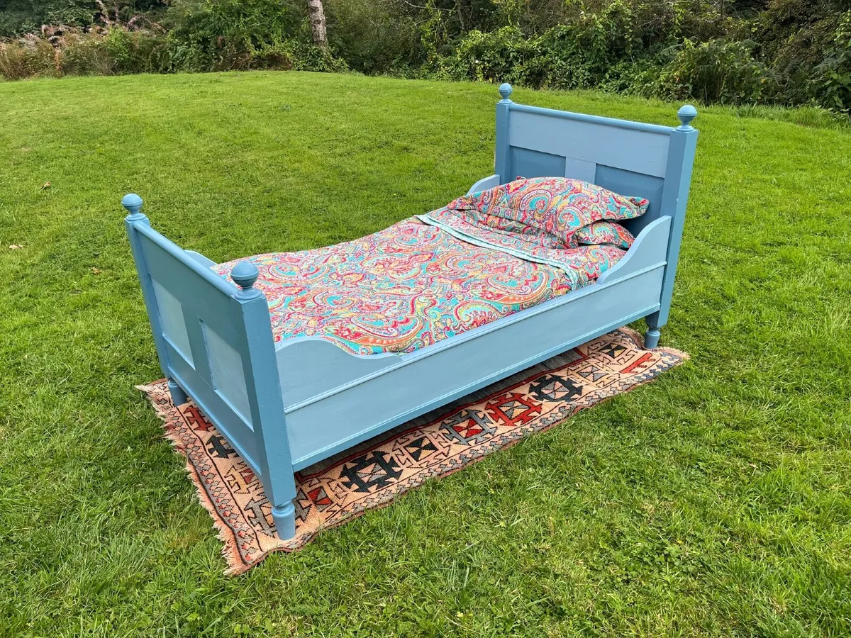 childs Antique pine sled bed - Image 1