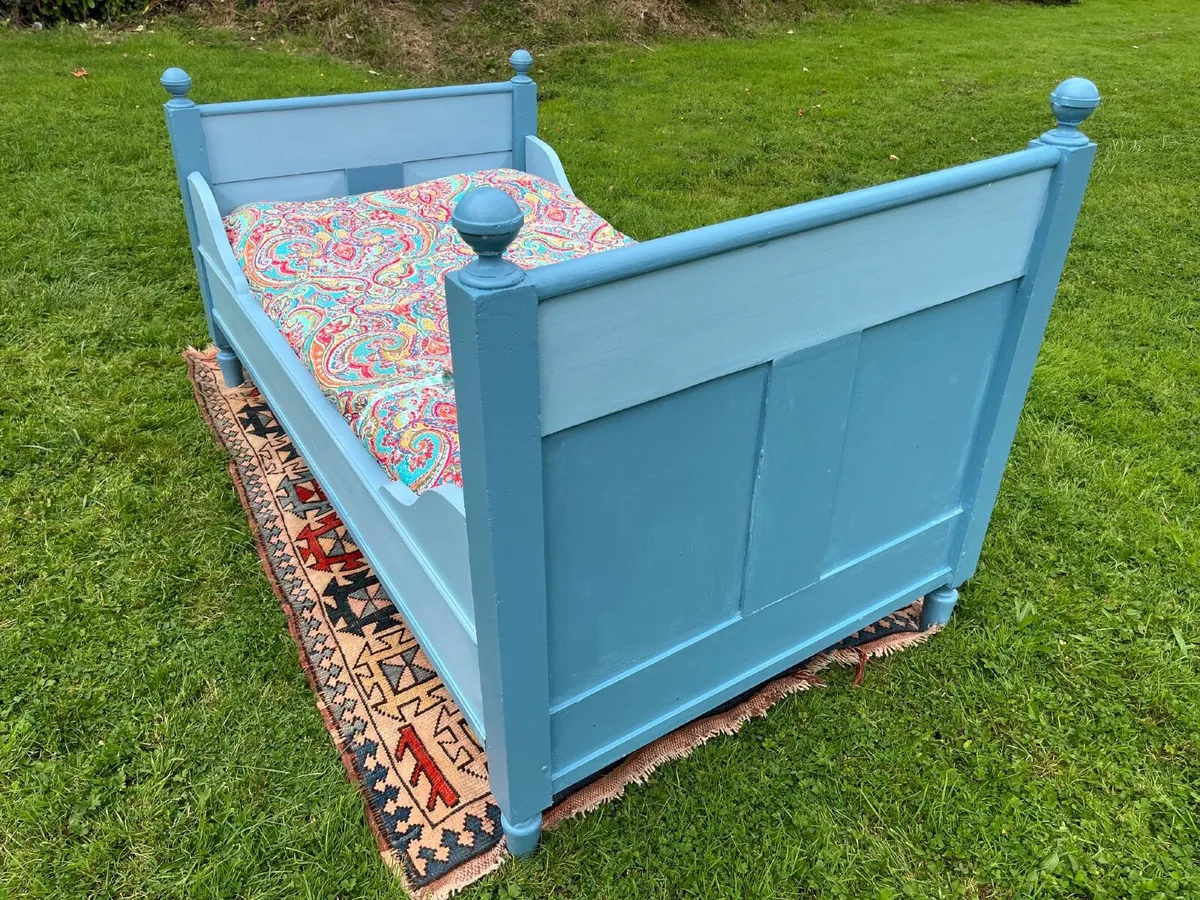 childs Antique pine sled bed - Image 4