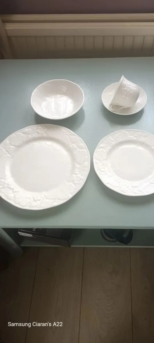 Wedgewood Bone China Dinner Set - Image 1