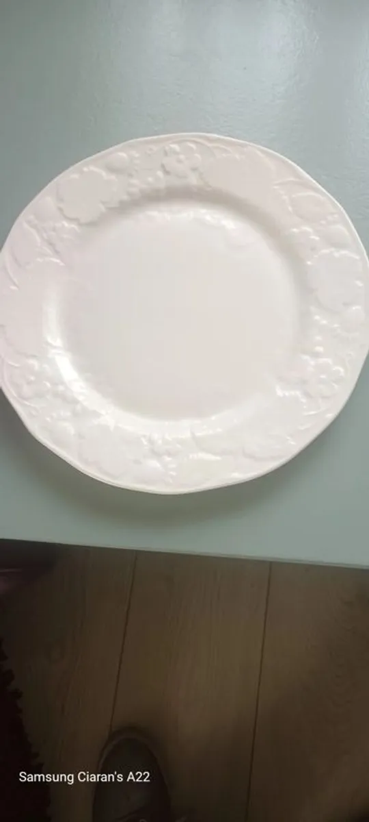 Wedgewood Bone China Dinner Set - Image 2