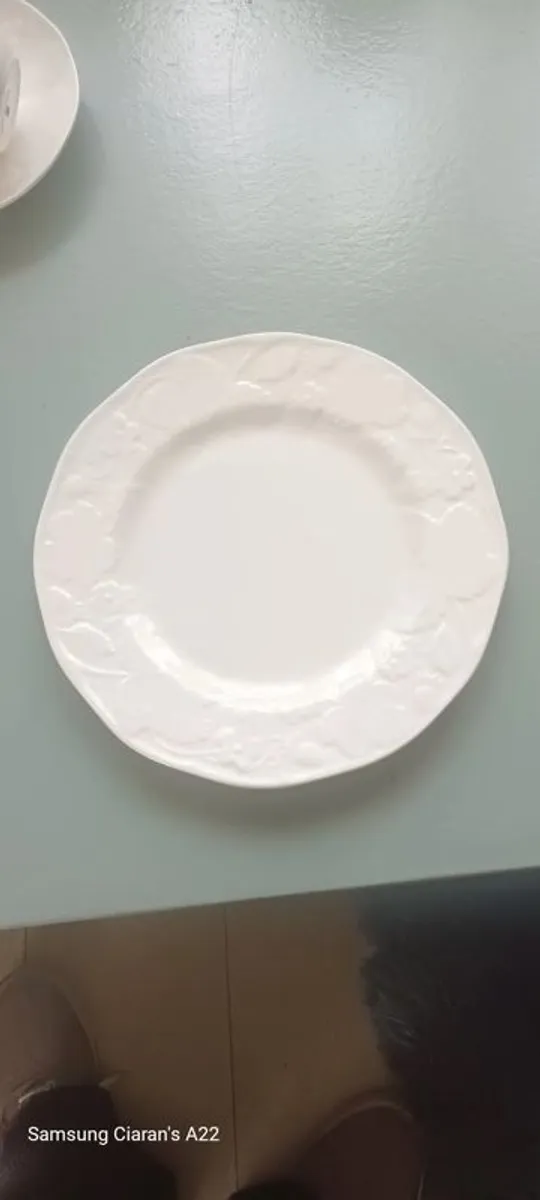 Wedgewood Bone China Dinner Set - Image 3