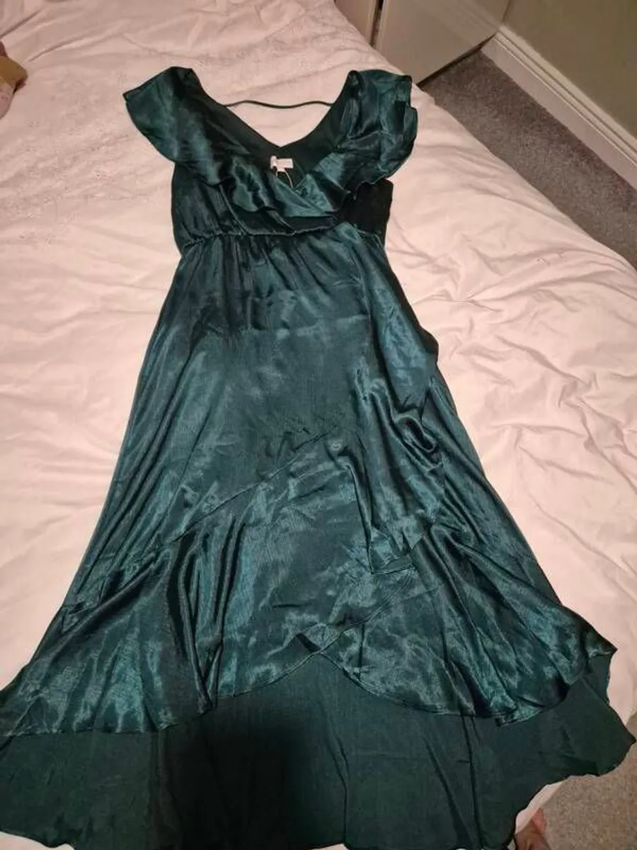 collection of dresses - Image 2