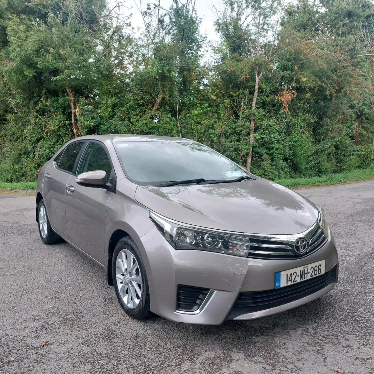 Toyota corolla - Image 1