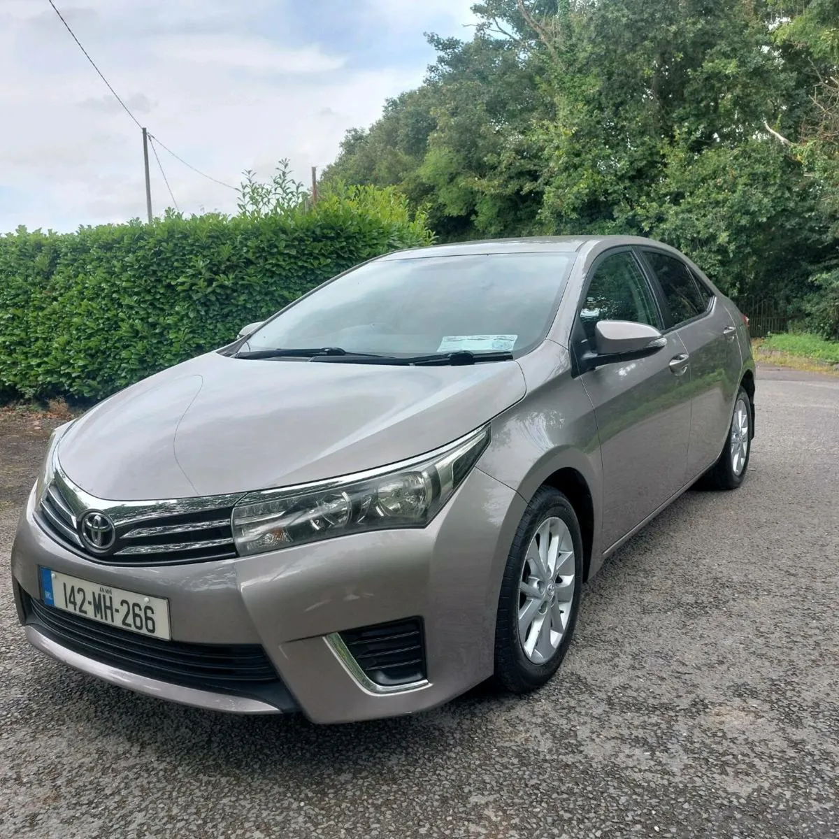 Toyota corolla - Image 2