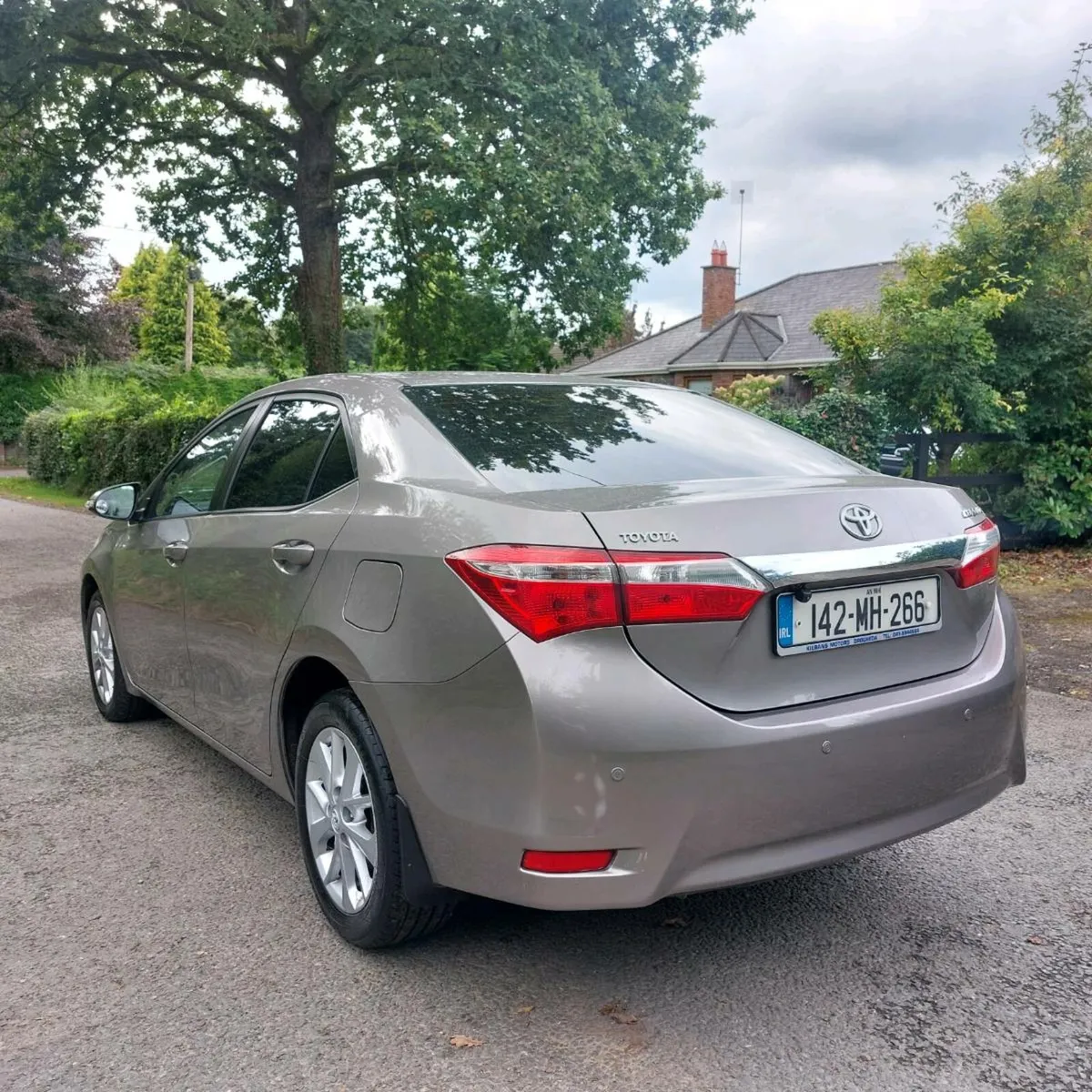 Toyota corolla - Image 3