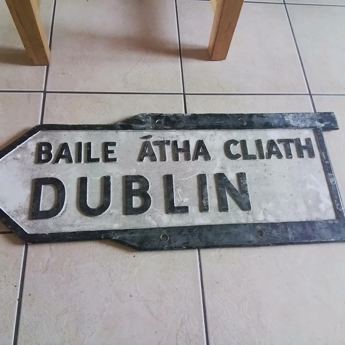 ANTIQUE AND COLLECTABLES - Image 2