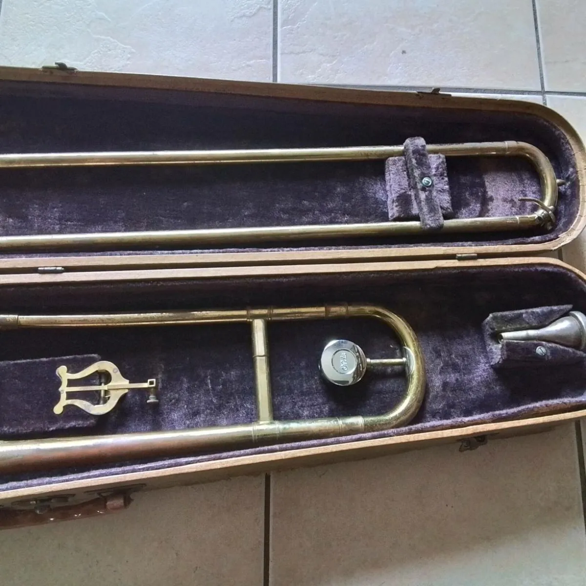 VINTAGE MUSICAL INSTRUMENT - Image 2