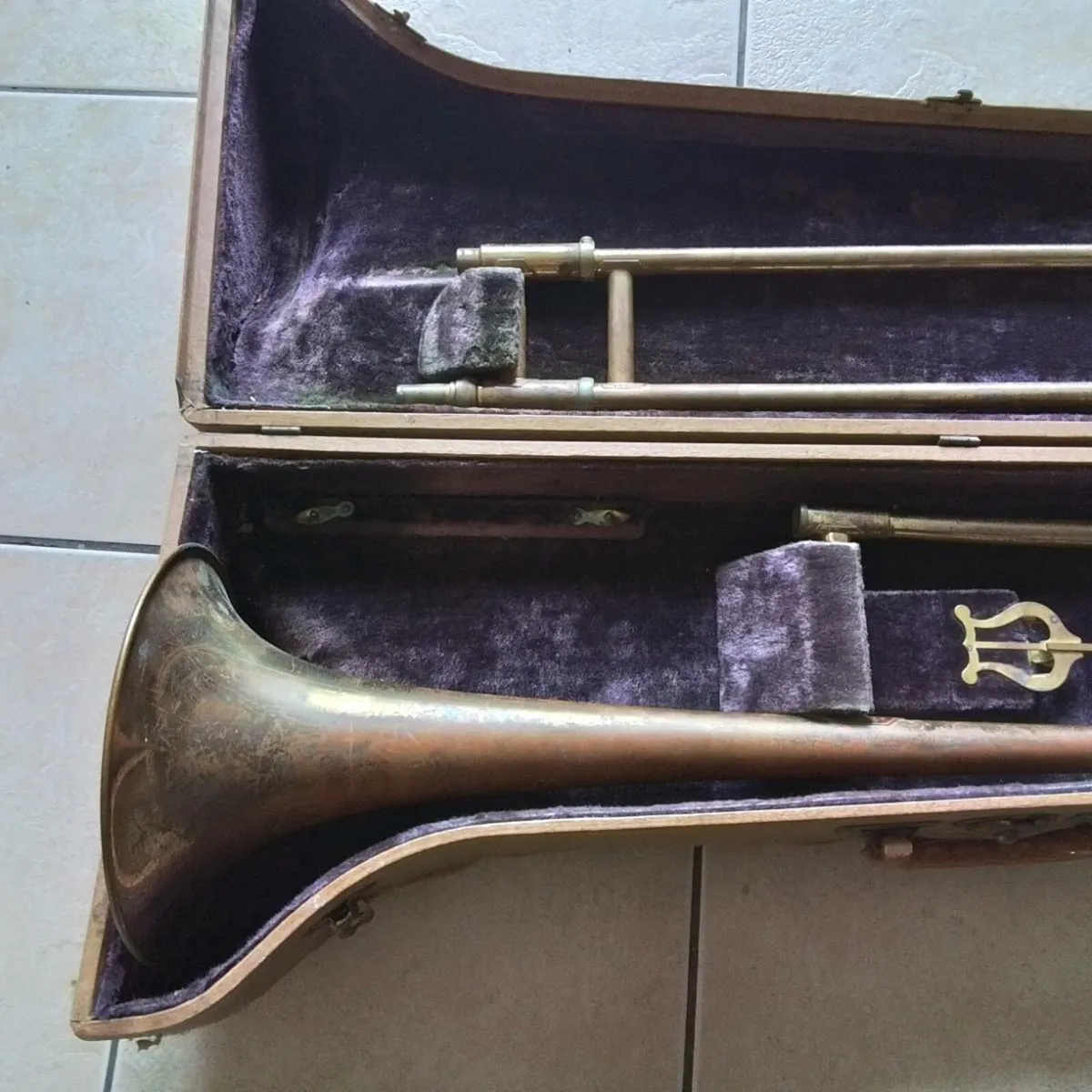 VINTAGE MUSICAL INSTRUMENT - Image 3