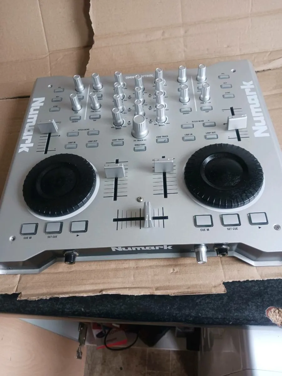 Numark omini DJ Controller - Image 1