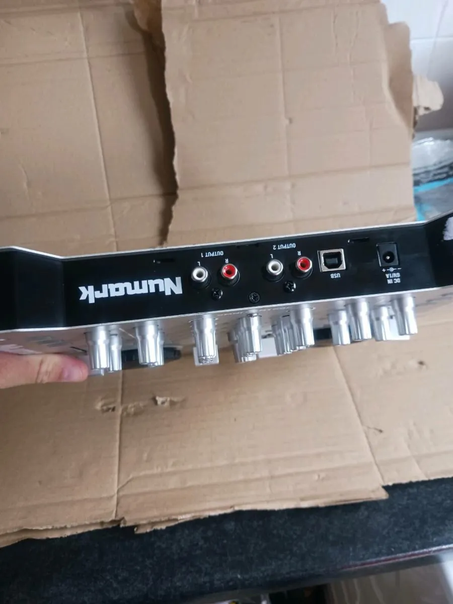 Numark omini DJ Controller - Image 2