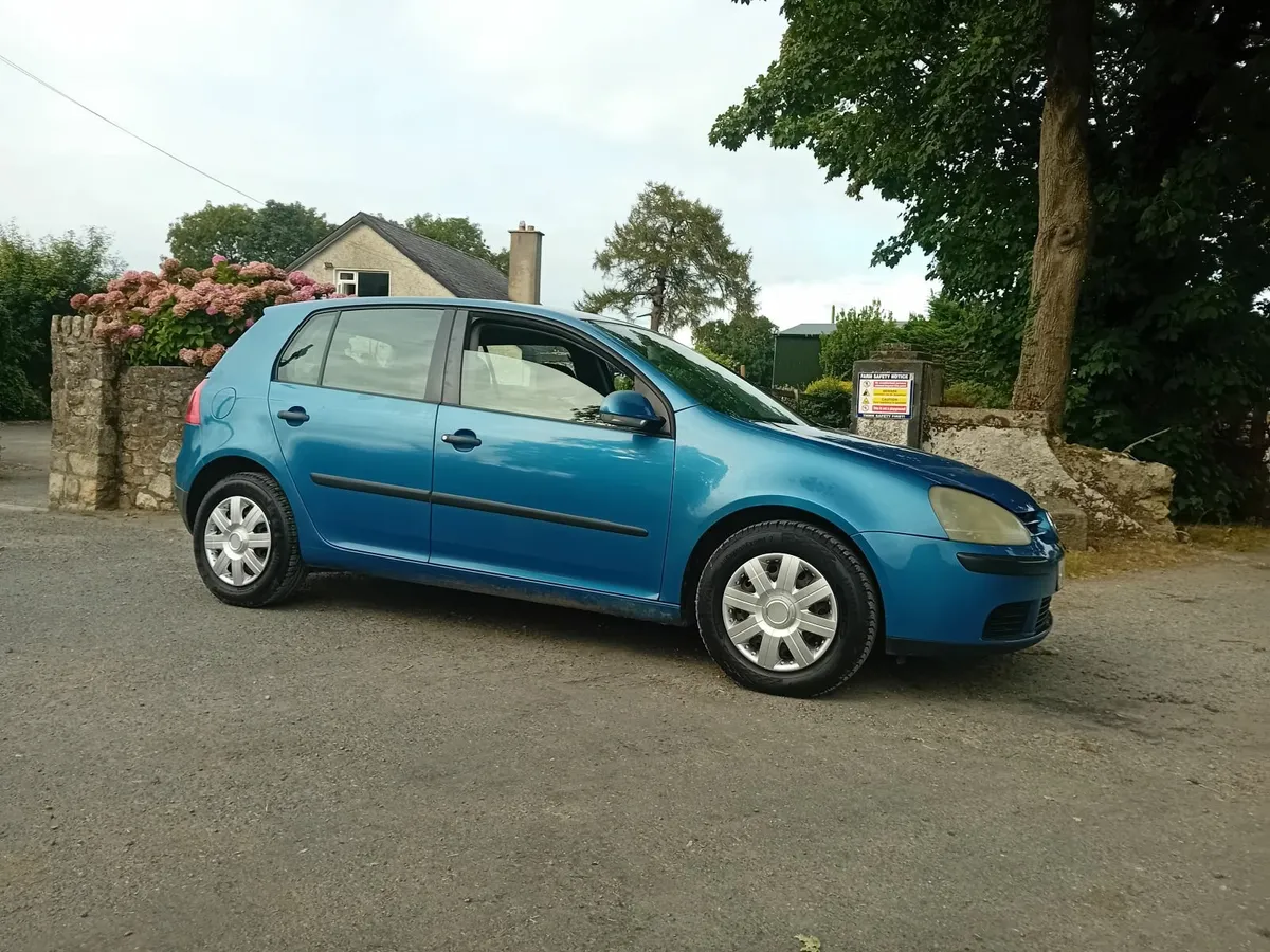 Volkswagen Golf 2004 - Image 1