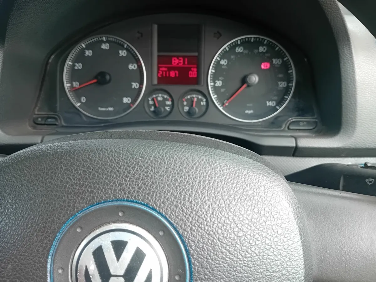 Volkswagen Golf 2004 - Image 4
