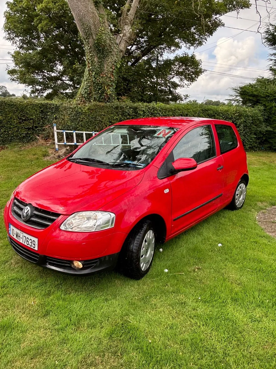 2010 Volkswagen fox - Image 2