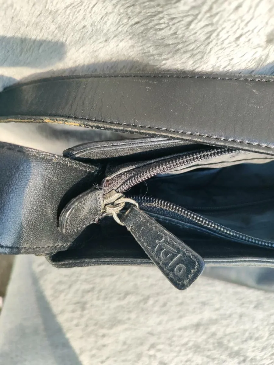 Tula black leather Handbag - Image 2