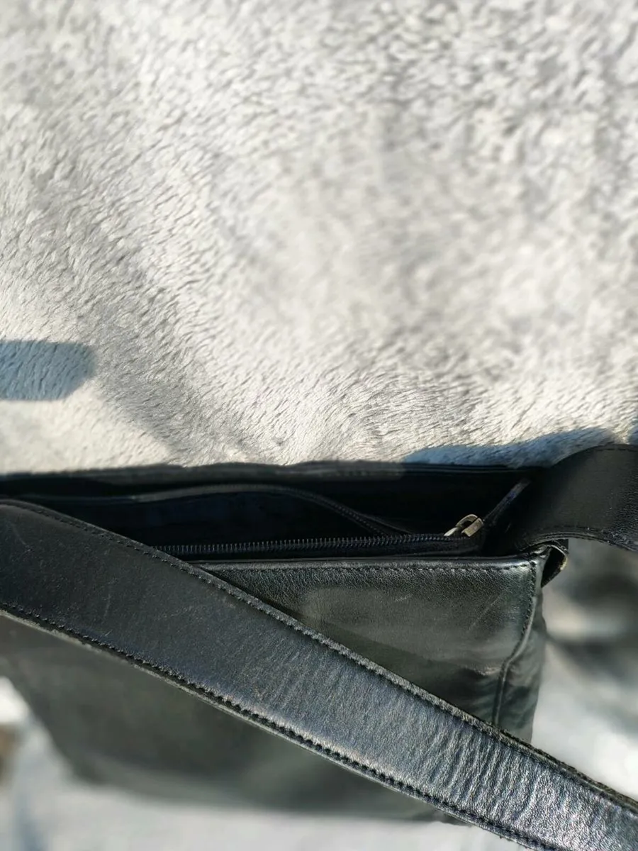 Tula black leather Handbag - Image 3