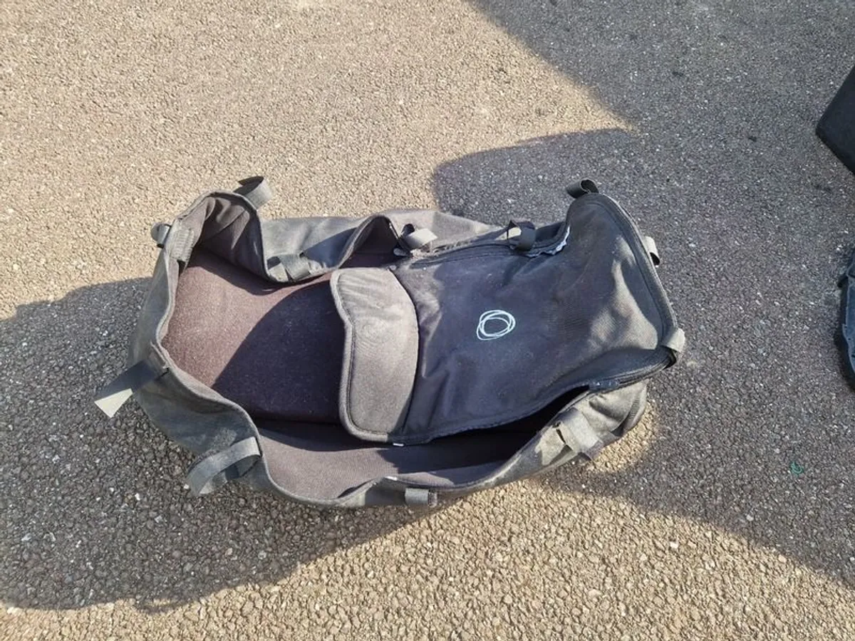BUGABOO Chamelon 3 / Car Seat with accessories - Image 4