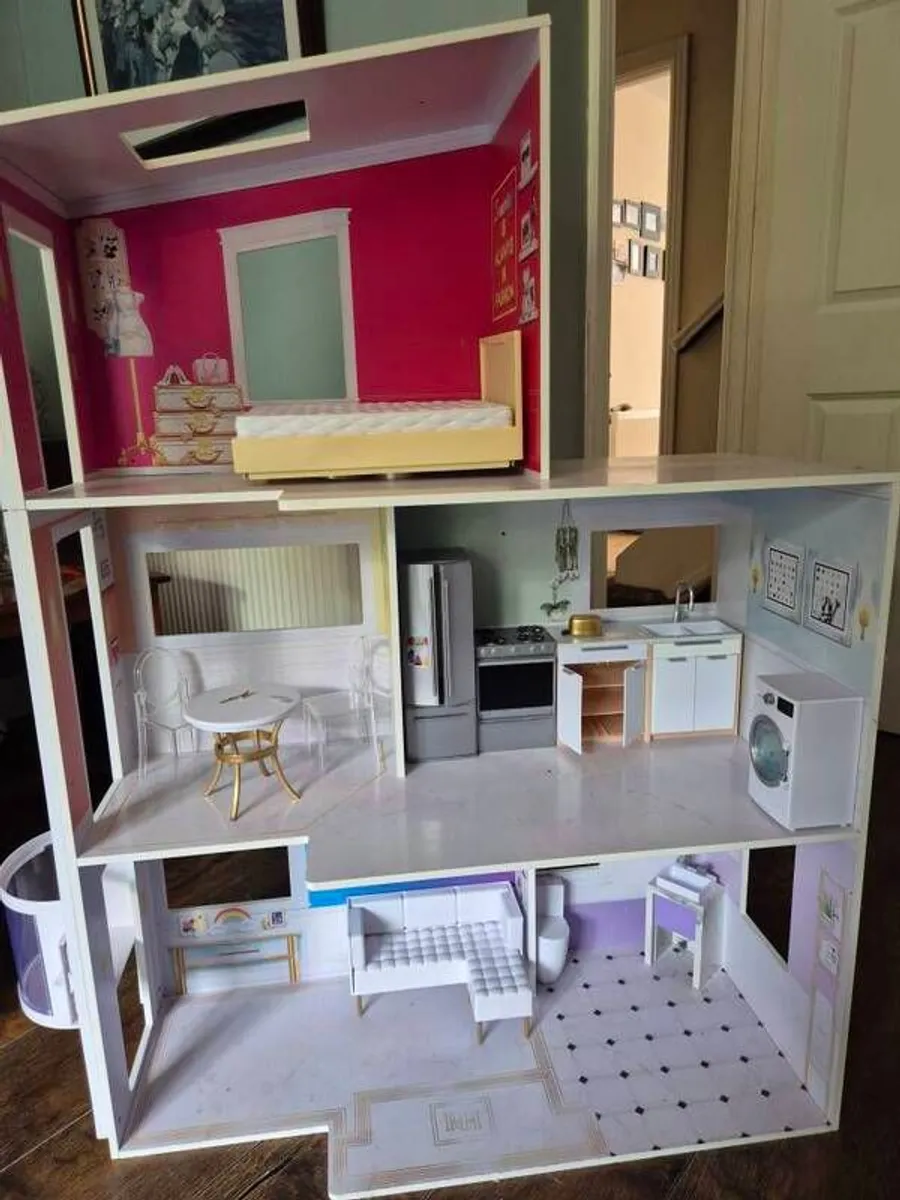 Doll House - Image 1