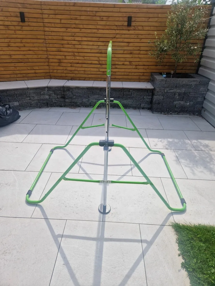 Junior gymnastics bar - Image 1