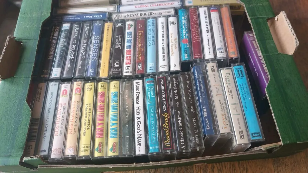 65 cassettes, post 6e D18 - Image 2