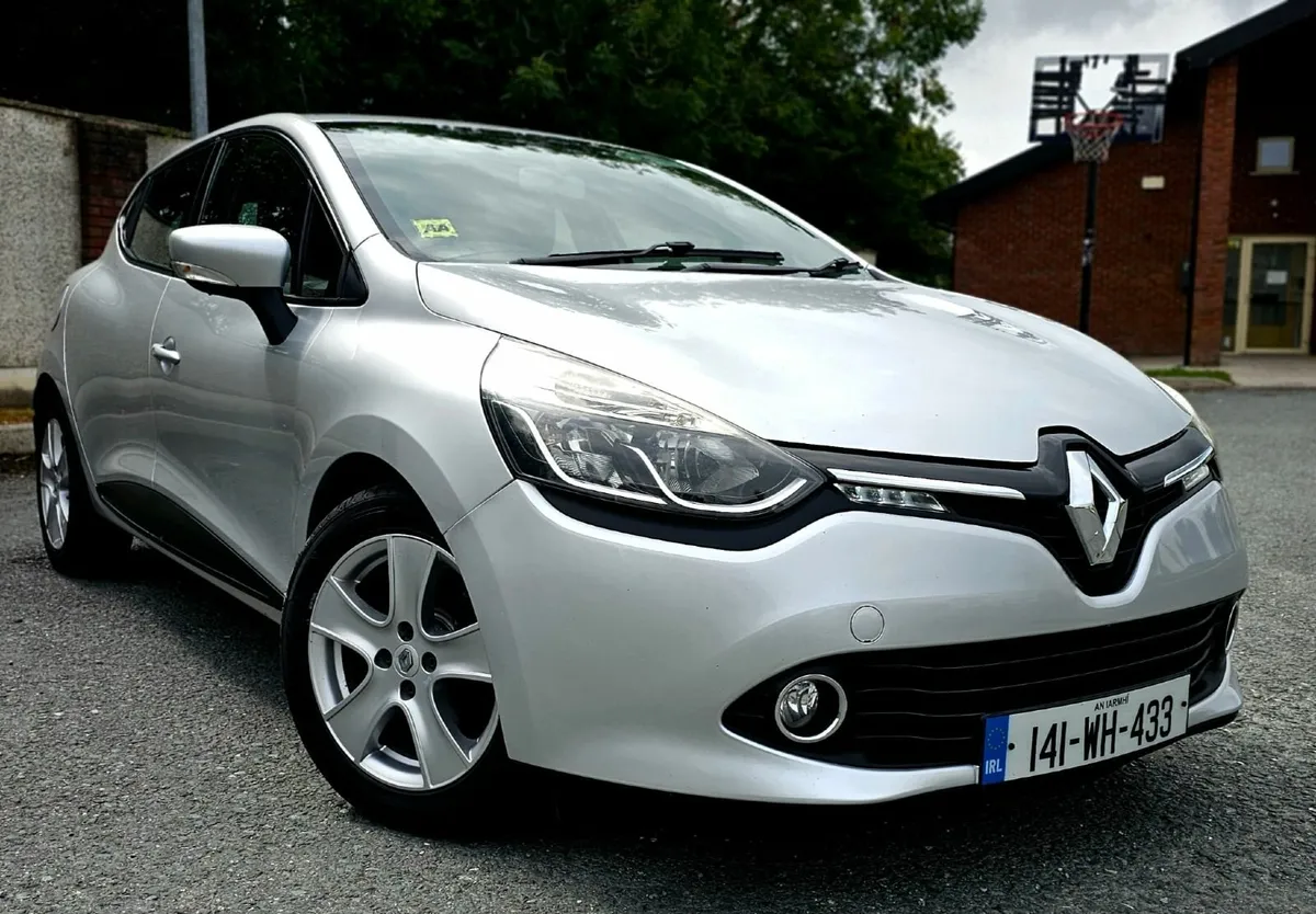 2014 Clio, high spec, new NCT, service history - Image 3