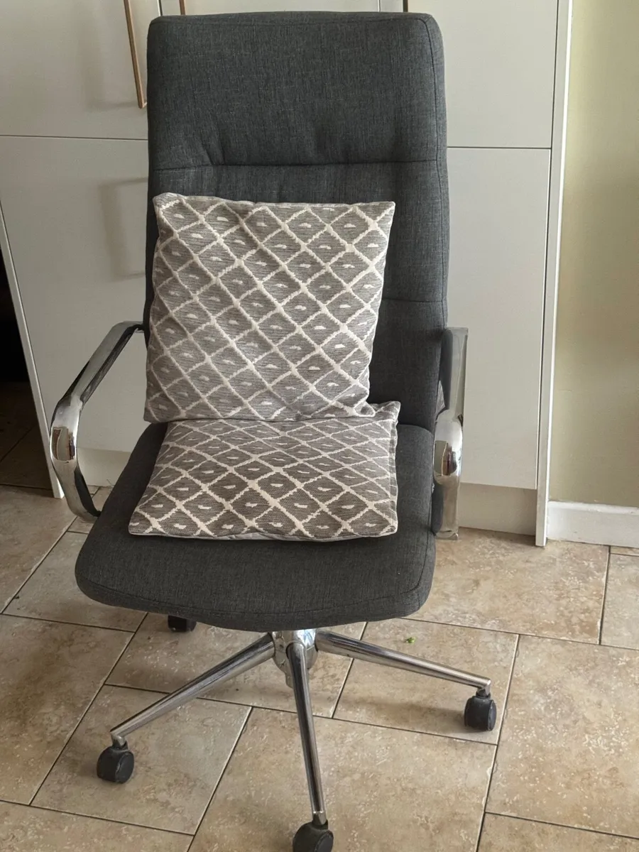 Couch and chair - Image 1