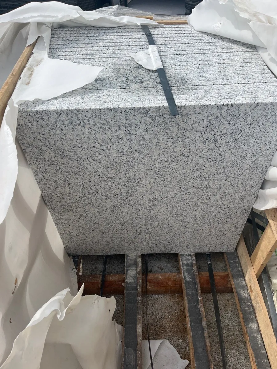 Granite paving - Image 2