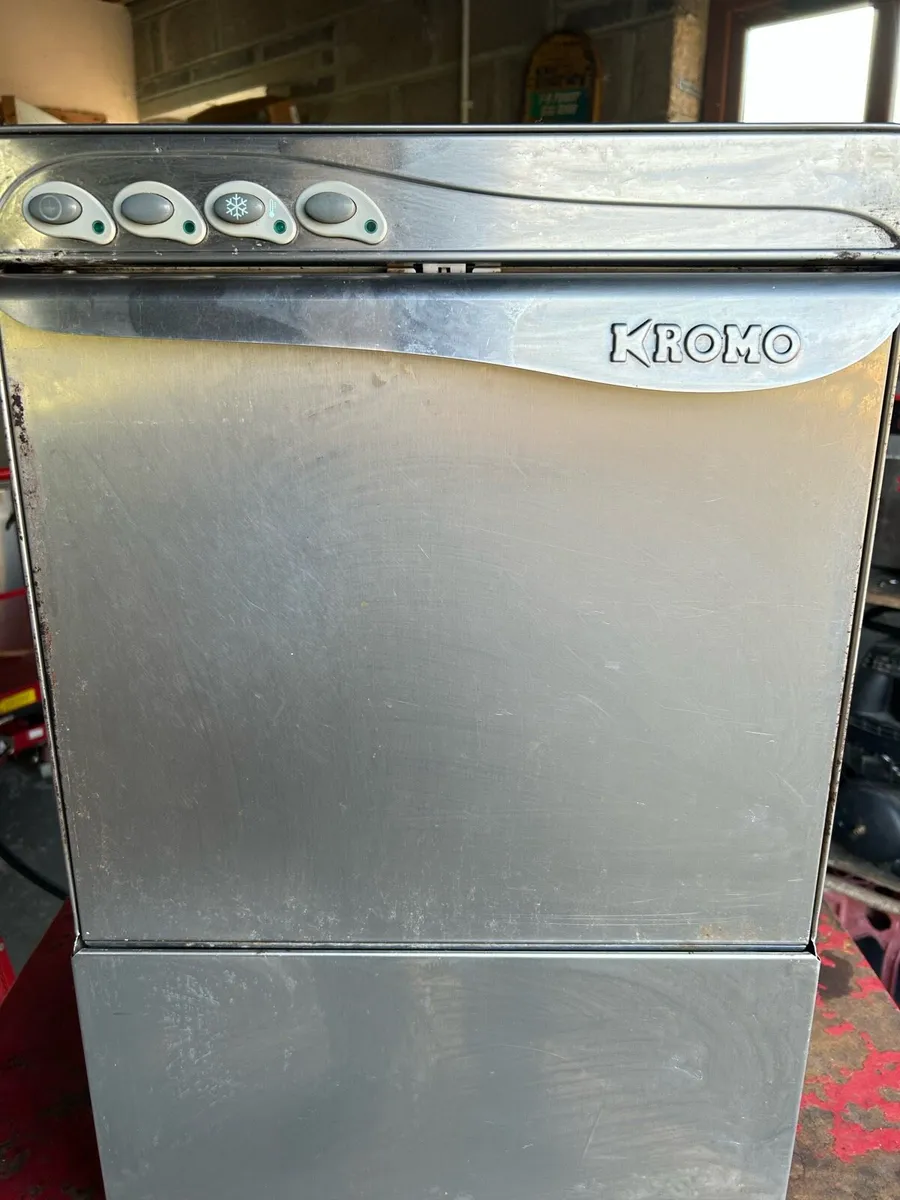 Glasswasher - Image 1