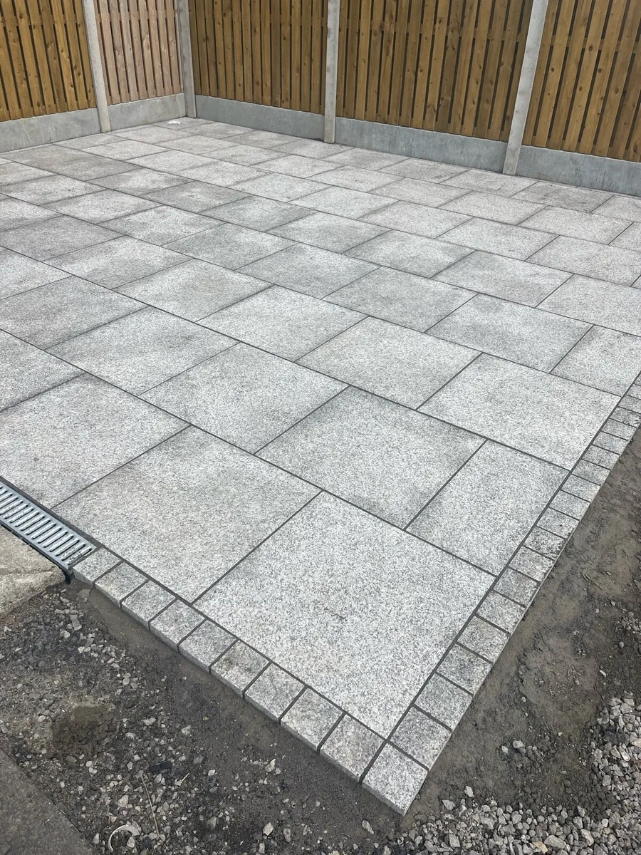 Granite paving - Image 1
