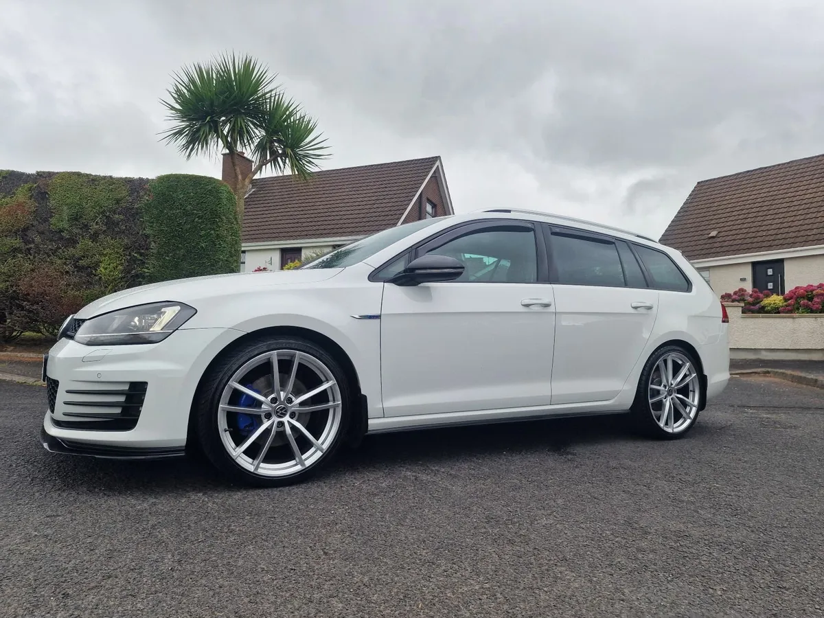 VOLKSWAGEN GOLF GTD - Image 4