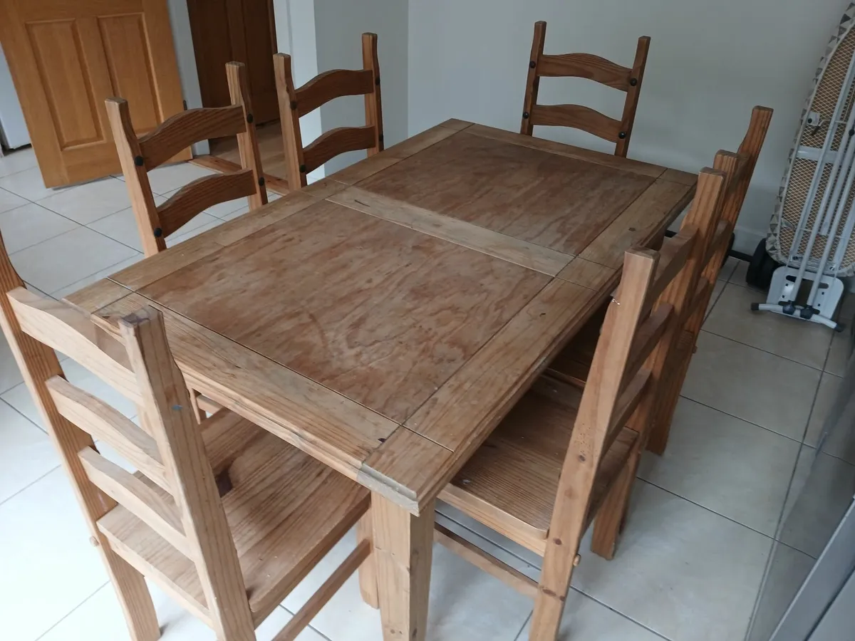 Kitchen Table and Chairs - Image 1