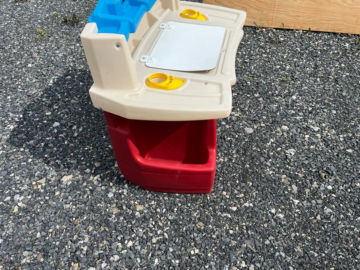 Kids art table - Image 2
