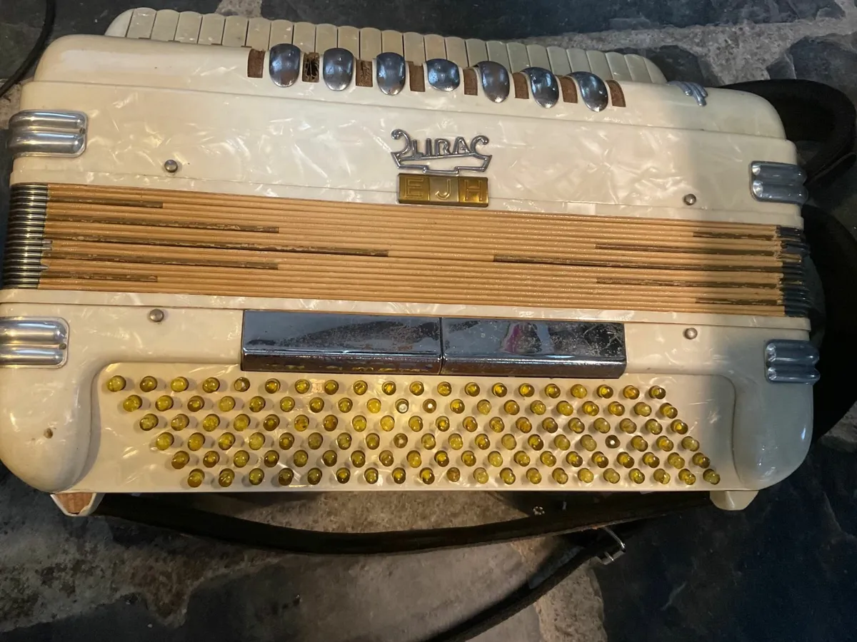 Very rare vintage LIRA 120 bass Piano Accordion - Image 3