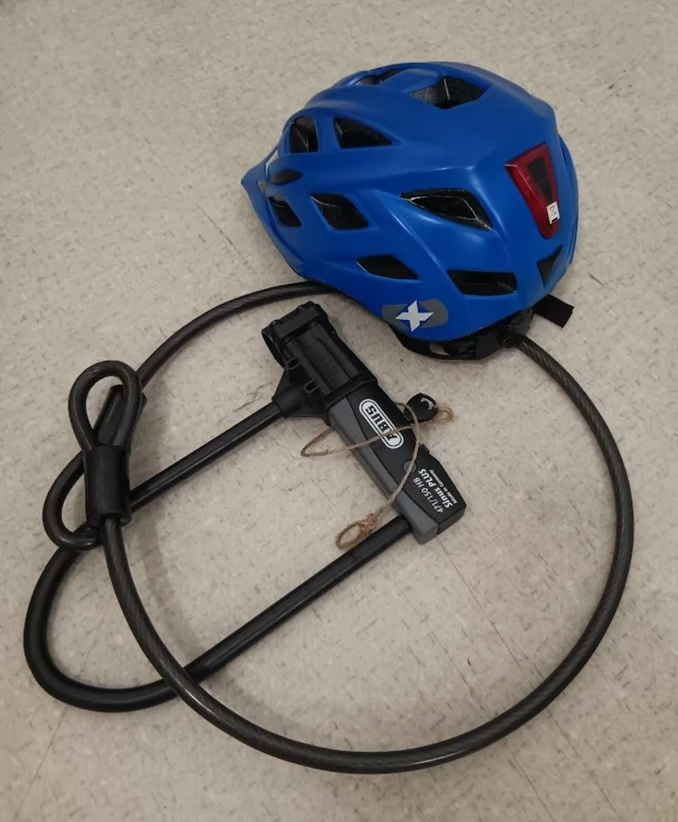 Abus lock + cable + helmet
