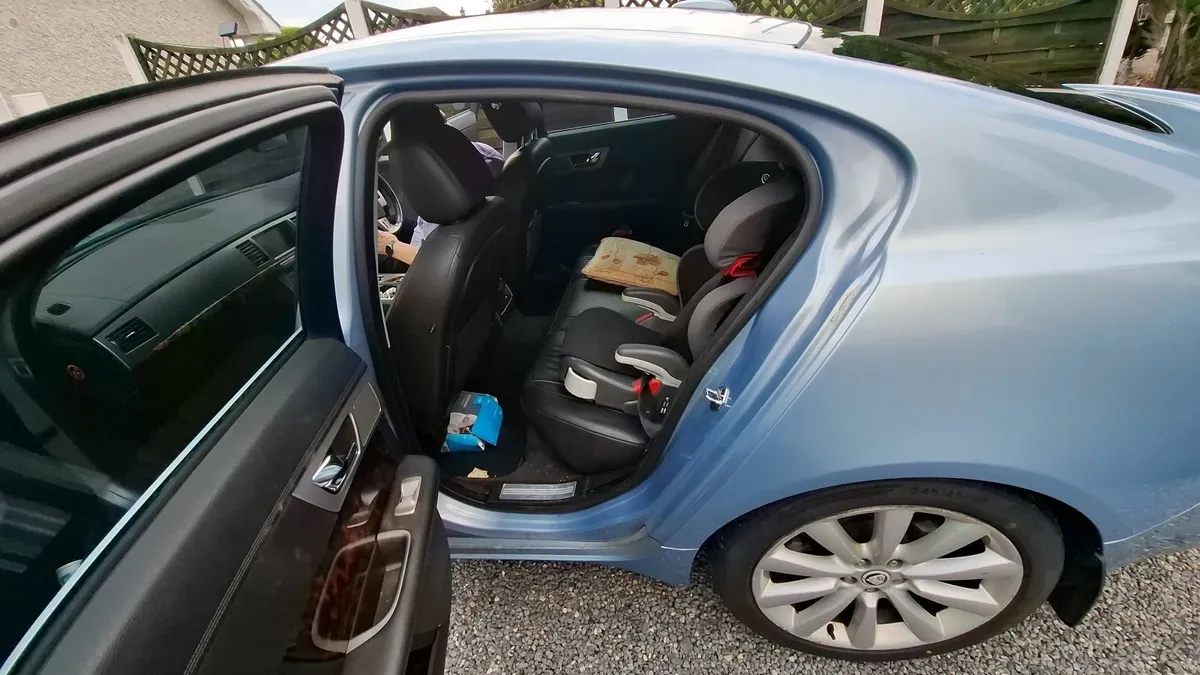 Jaguar XF 2009 - Image 3