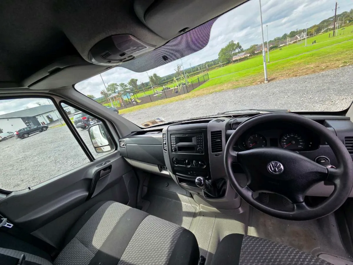 141 Volkswagen Crafter - Image 4