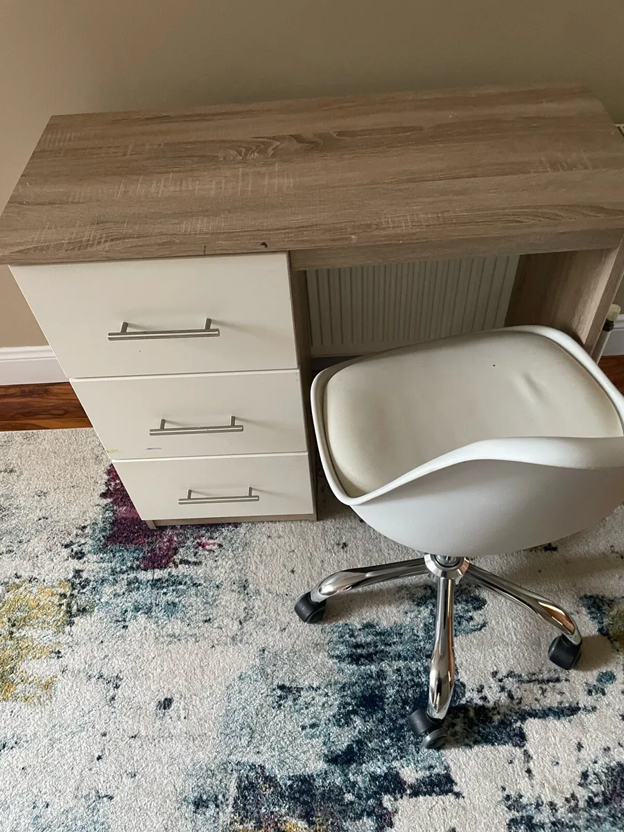 Computer desk and Chair - Image 4