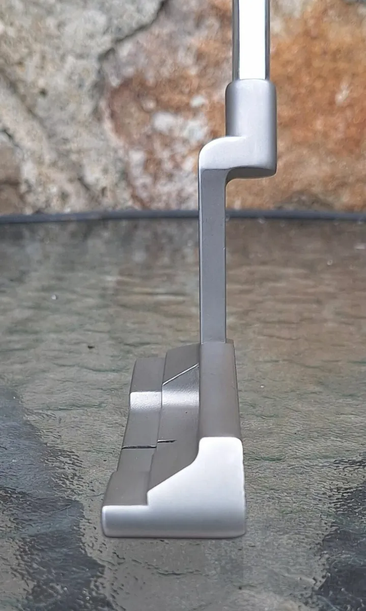 Cleveland Huntington Beach Soft 4 putter. - Image 2