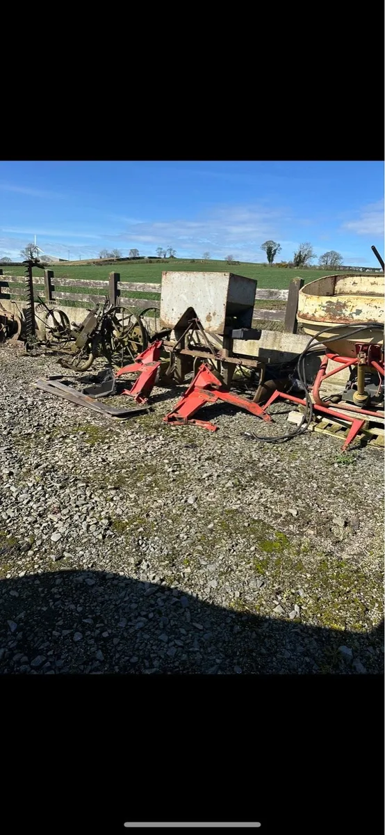 Massey 915 loader - Image 4