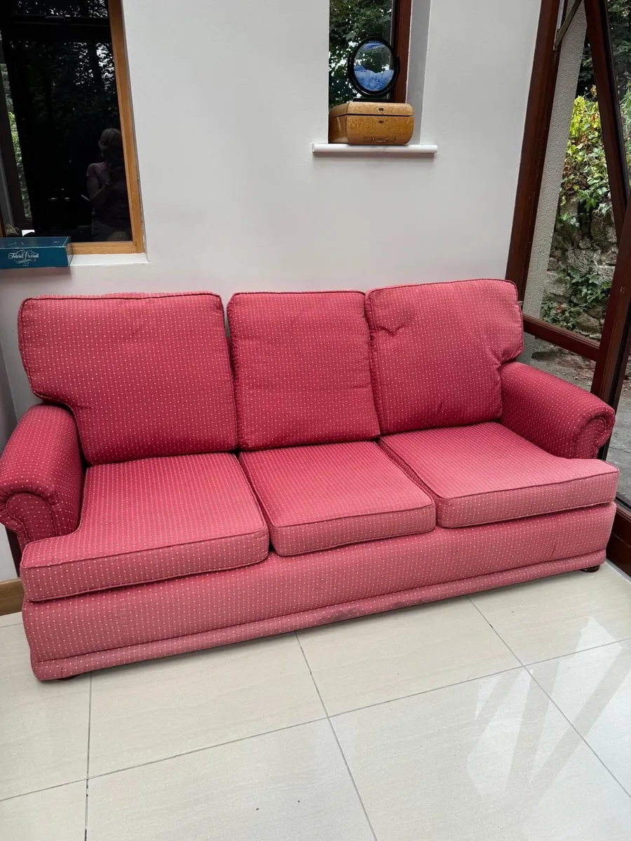 Sofa bed, bar table and 4 barstools - Image 1