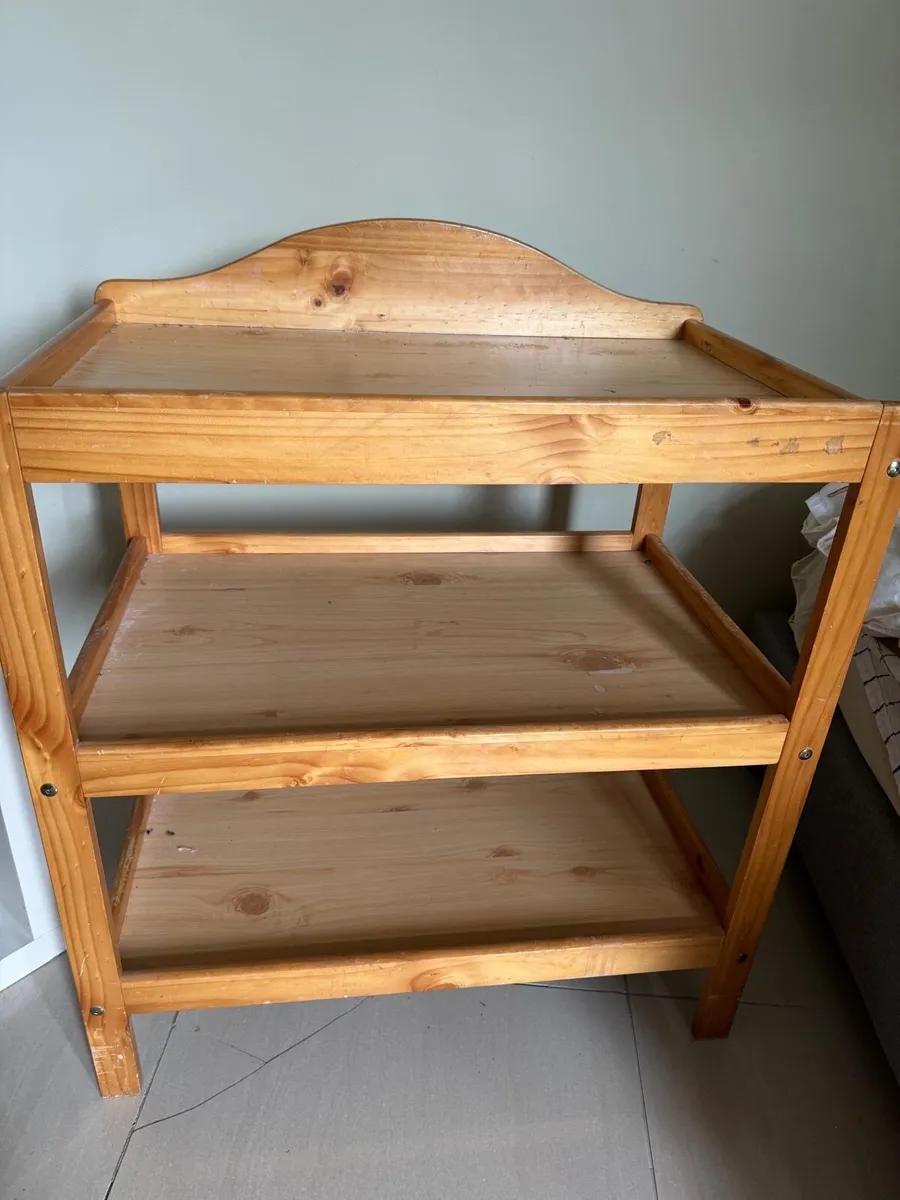 Sofa bed, bar table and 4 barstools - Image 2