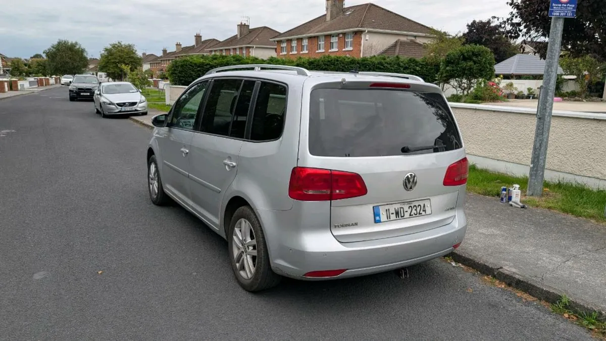 2011 VW Touran 2.0 TDI 7 seats - Image 1