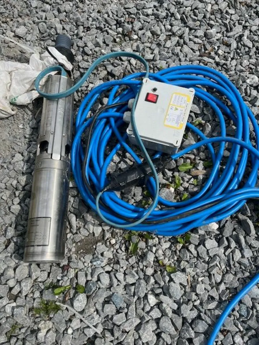 submersible pump - Image 1