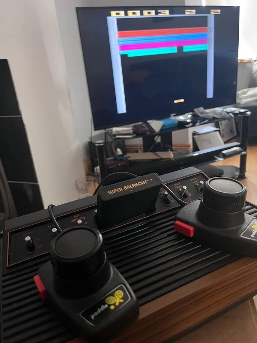 Original Atari 2600 cx with 17 Games and controllers - Image 2