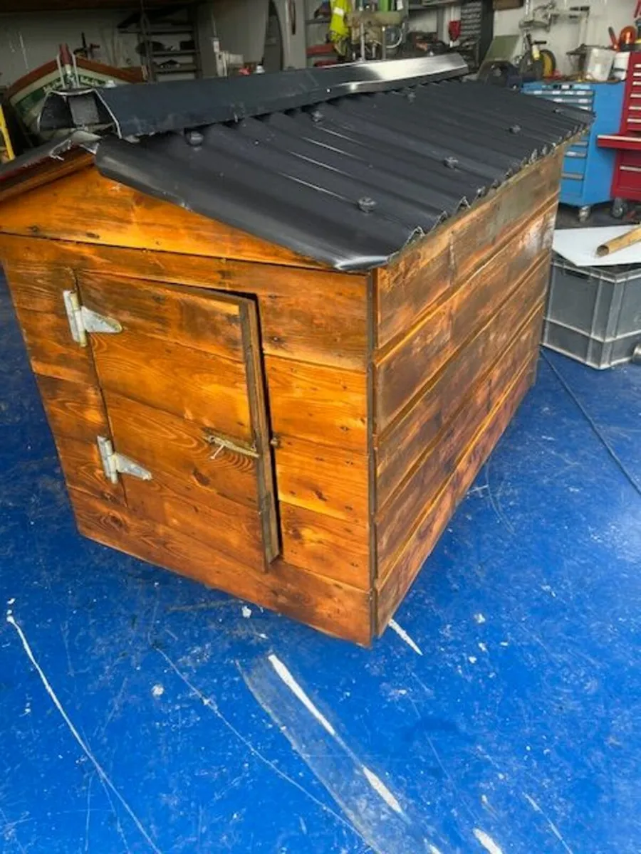 Dog kennel - Image 1