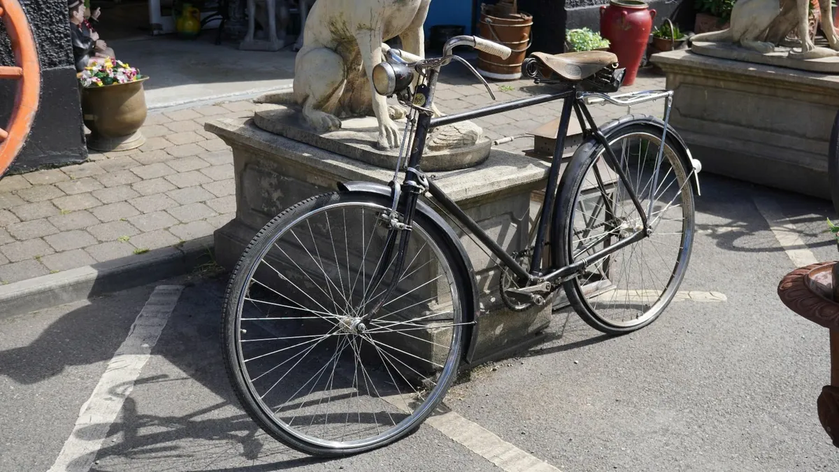 Vintage Humber Bicycle with Double Fork - Image 2