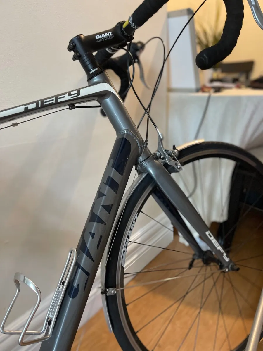 Giant defy Road bike great condition - Image 4