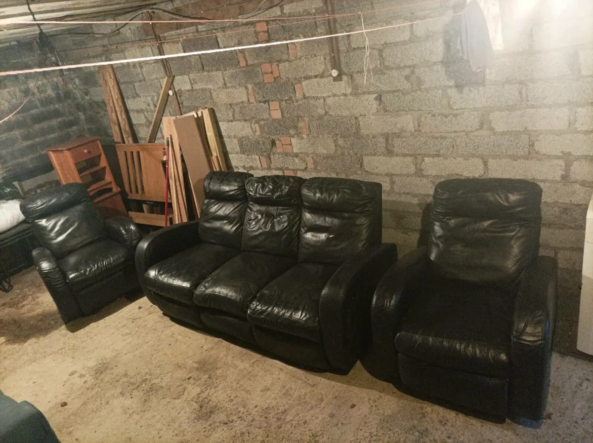 Black Leather Recliner Suite - Image 1