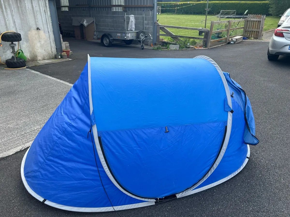Tent - Image 3