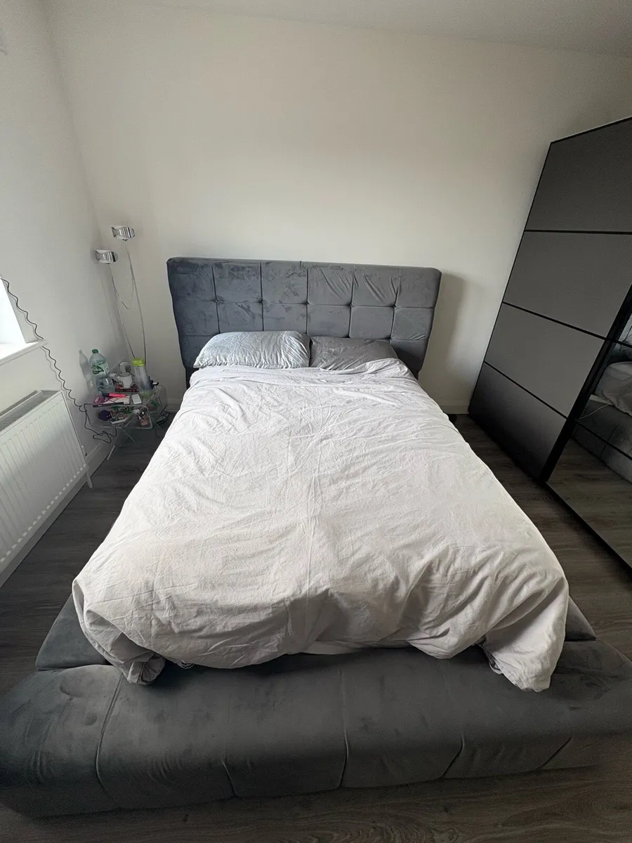 Double bed frame - Image 1